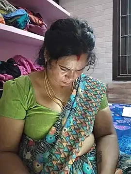 Stripchat Sex Cam of tamilaruvi