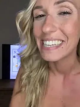 Stripchat Live Porn of lola_tentatiion
