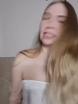 Stripchat Nude Webcam of KisaVixen