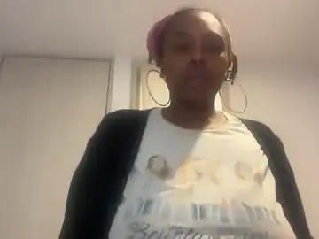 Stripchat Free Porn Cam of ChocolateCakeQueen