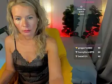 Stripchat Sex Cam of Julia_Giulia