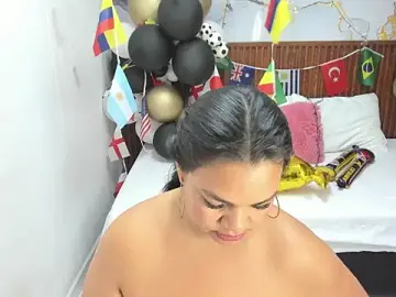 Stripchat Sex Cam of Cloe_35