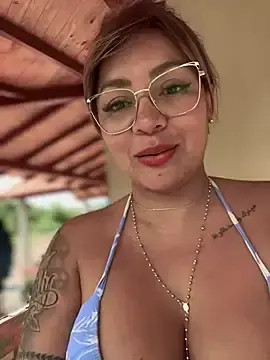 Stripchat Sex Cam of DIANITA_1988