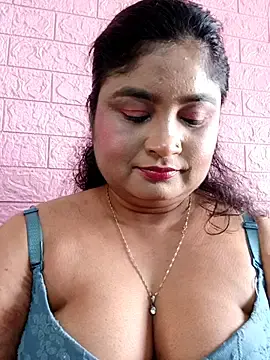 Stripchat Free Porn Cam of hornyriyanka