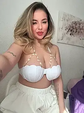 Stripchat Adult Webcams of Alirawrz