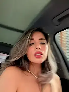 Stripchat Free Live Porn of Alirawrz