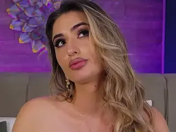 Stripchat Free Live Porn of LoraDevine