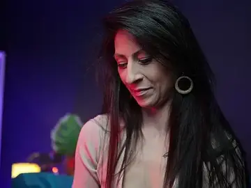 Stripchat Sex Cam of RubyRosa