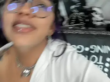 Stripchat Best live sex cam show of MirandaHaguen