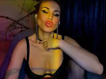 Stripchat Sex Cam of Radmila_Queen_