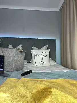 Stripchat Live Sex Cam of HugeMassiveBooty