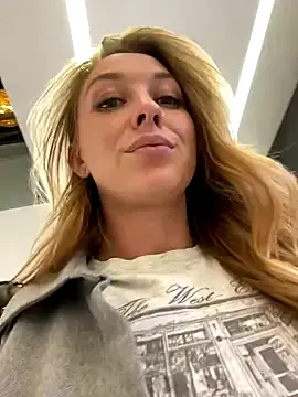 Stripchat Adult Webcam of Sweet___Emily