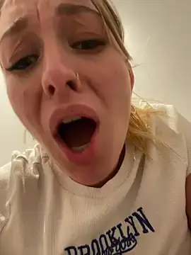 Stripchat Free Porn Cam of Sweet___Emily