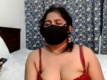Stripchat Sex Cam of Maya_QueenSL
