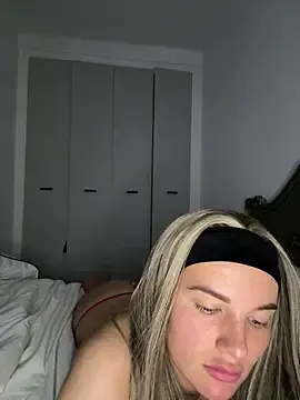 Stripchat Live Sex of little_lola_x