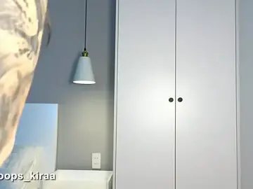 Stripchat Nude Webcam of Kira_mmr