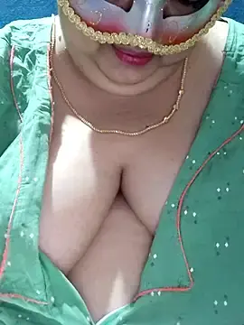 Stripchat Sex Cam of tamilthanushri