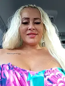 Stripchat Free Live Porn of MILFBARBY