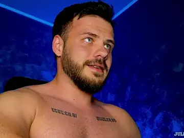 Stripchat Free Porn Cam of CLOUDYJULIUS