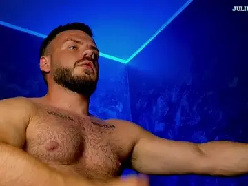 Stripchat Nude Webcam of CLOUDYJULIUS