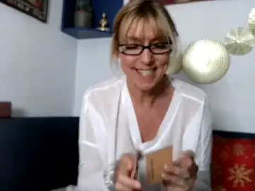 Stripchat Sex Chat of NAWTYClassyBritMILF