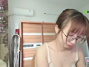 Stripchat Watch Live Sex Cams of Lili_666