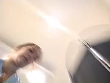 Stripchat Live Sex of Mery_Moon123